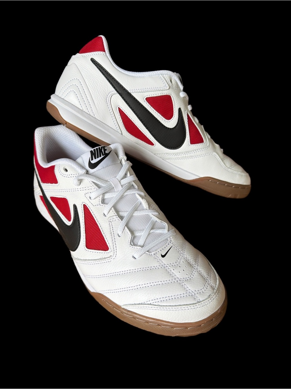 Nike Gato Men’s size 11 White/Red Sneakers with Black Swoosh *NEW*